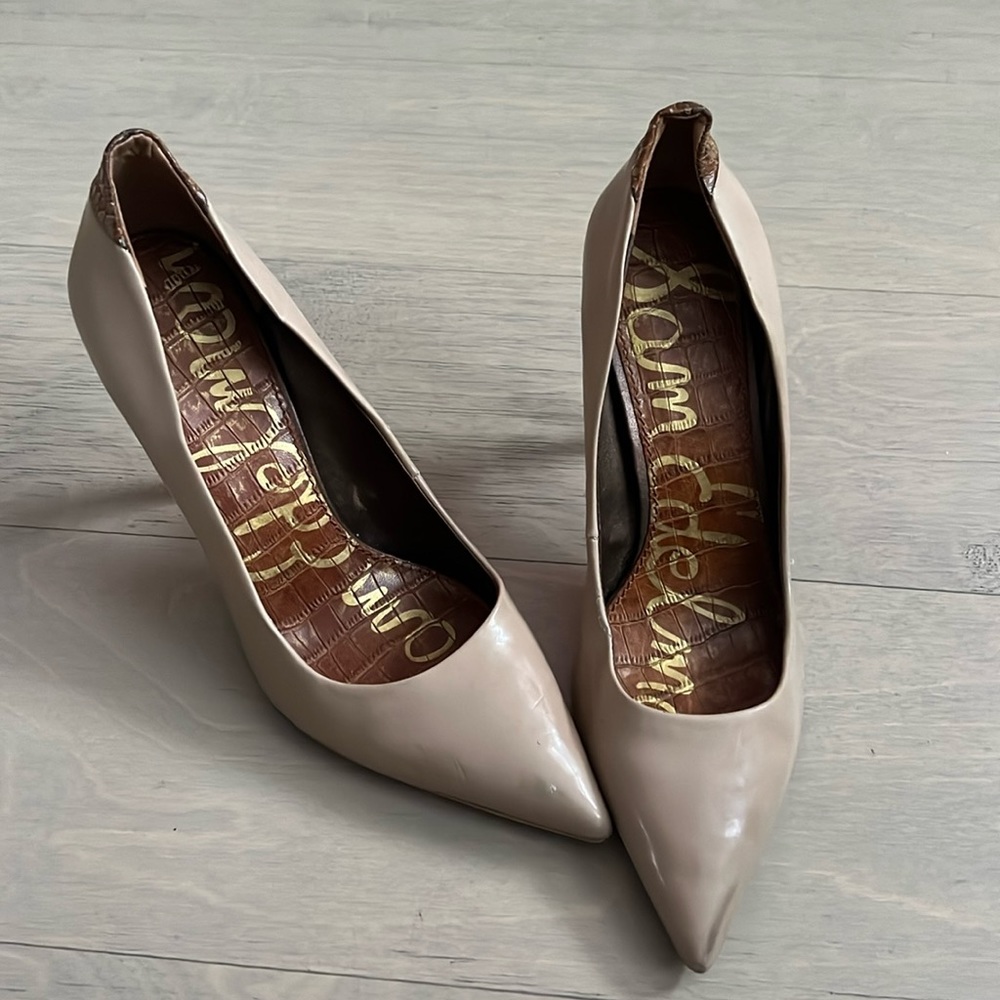 Sam Edelman Size 9 nude patent leather stiletto heel
